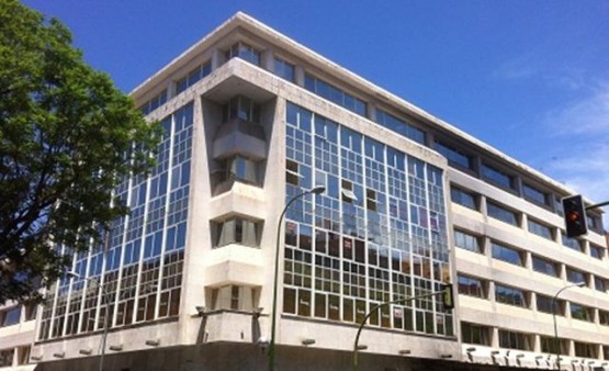 oficina-luis-montoto-edificio-cristal-fachada
